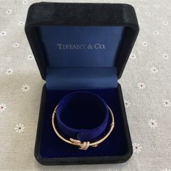 Tiffany & Co. Knot Wire Bangle In Rose Gold With Diamonds 
