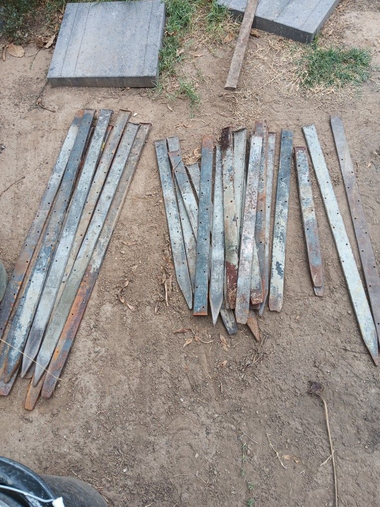 Used Steel Stakes 