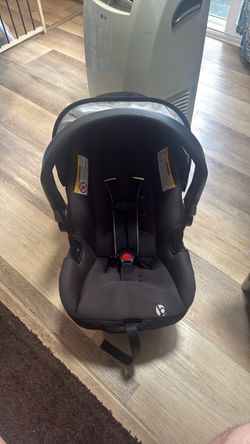 Babytrend- Baby car seat