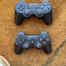 2 Sony Dual shock PS3 controllers