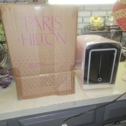 PARIS HILTON MINI FRIDGE NEW IN BOX