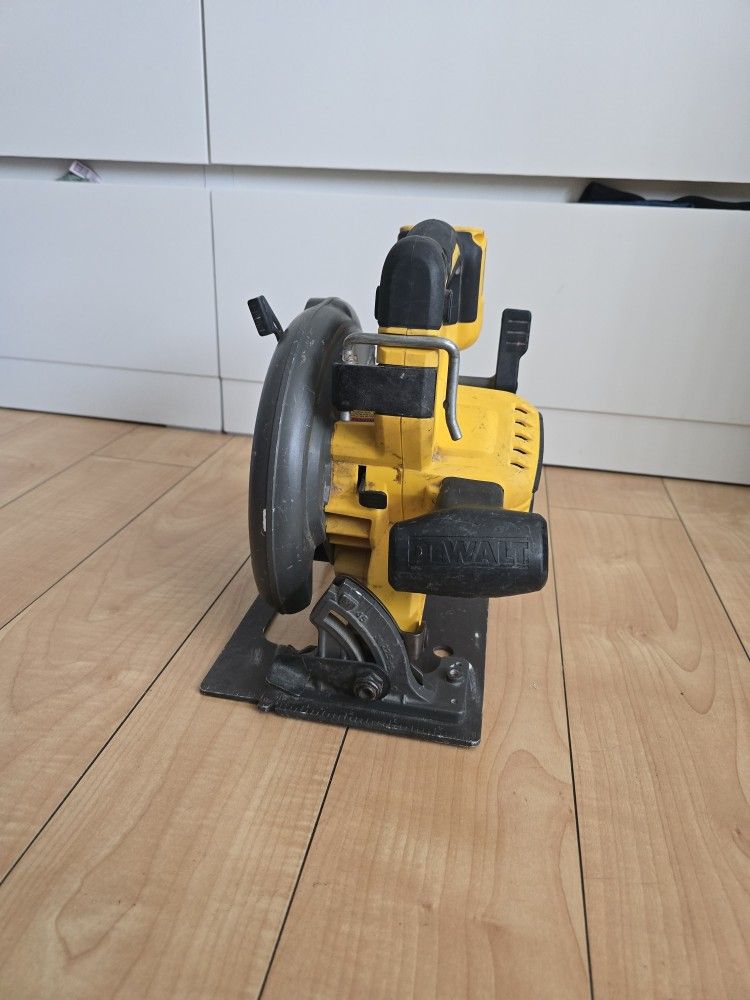 Dewalt  Circular Saw 60v Flex Volt 