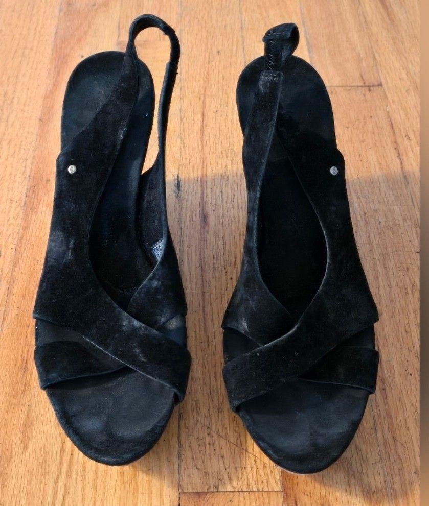 UGG Wedge Sandals/Size 9
