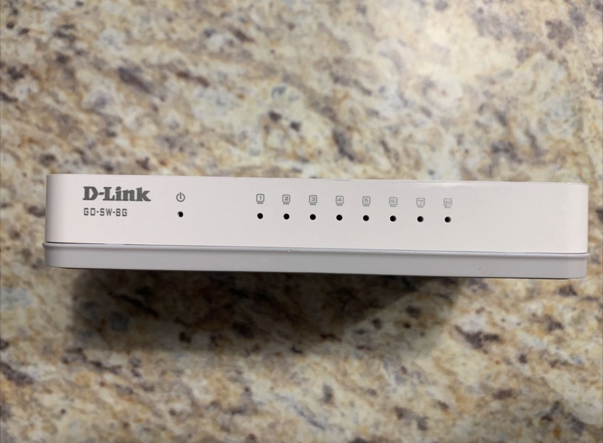 D-LINK  GO-SW-8G