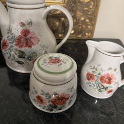 Beautiful Tea Pot Set 