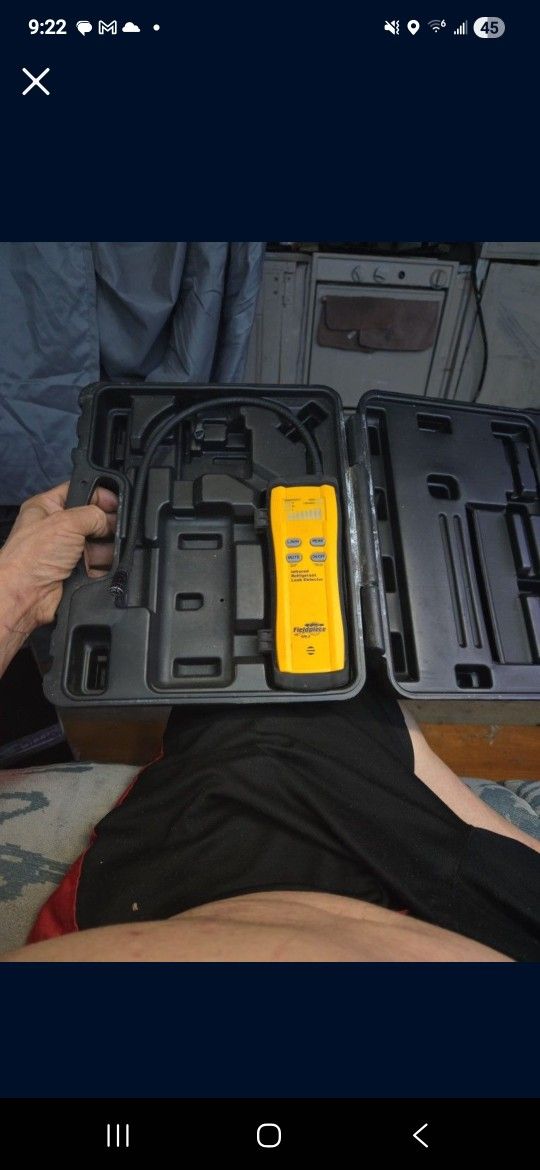 Fieldpiece Leak Detector