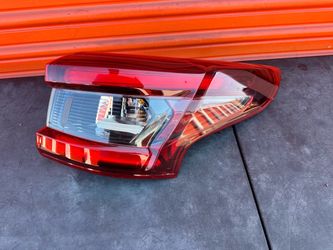 2020-2022 Nissan Rogue Sport Tail Light LED Right passenger LH Tail Lamp