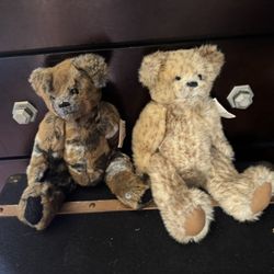 teddy bears, possibly from the German mohair collection of Sue VanNattan. 