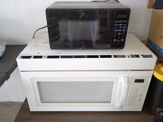 2 Microwaves .2 twin lamps