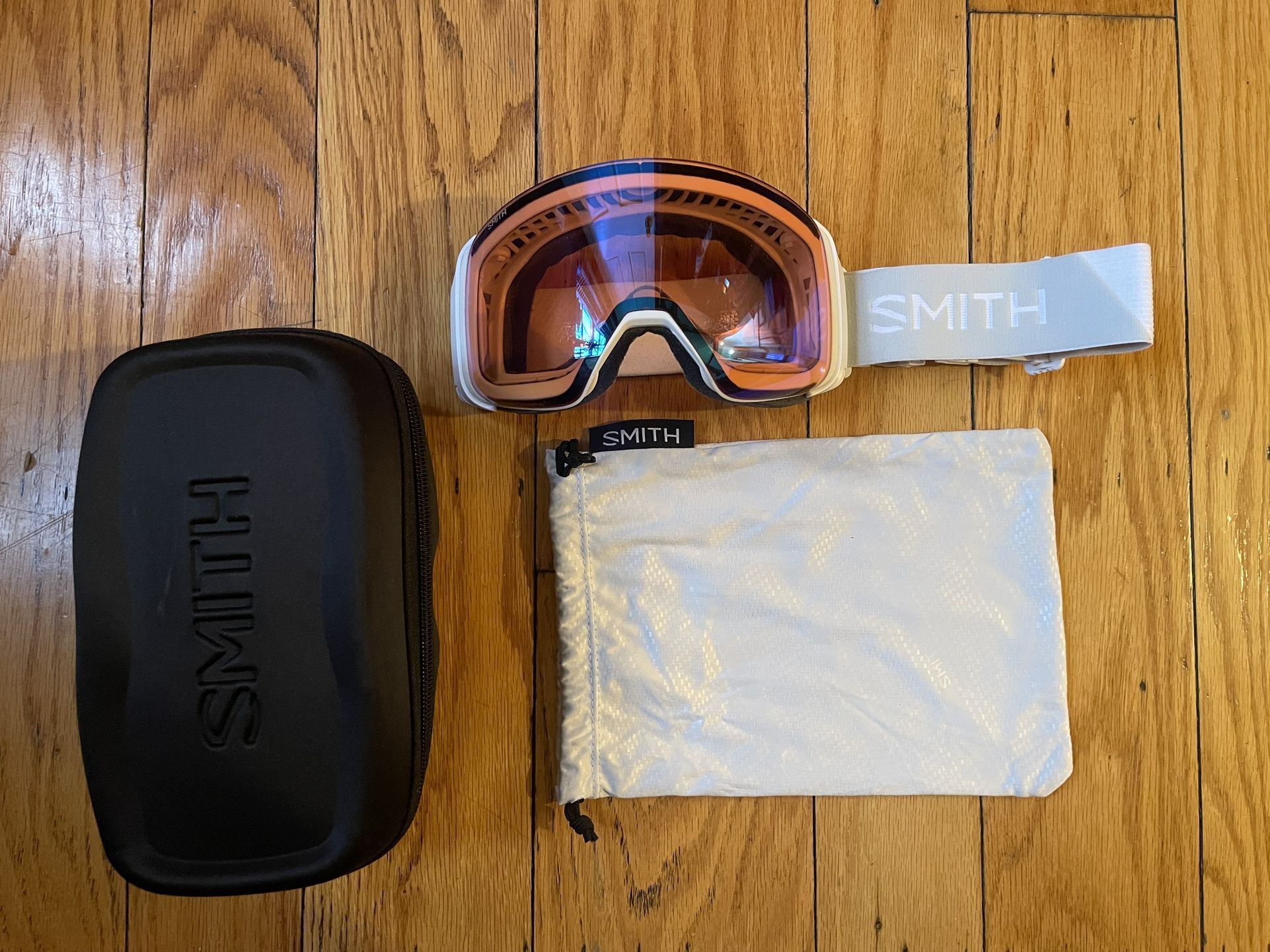 Smith 4D Mag Ski Goggles White Vapor w/ Rose Flash Lens