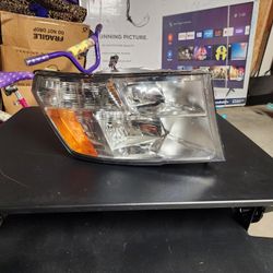 2016 Dodge Ram 1500 Headlight