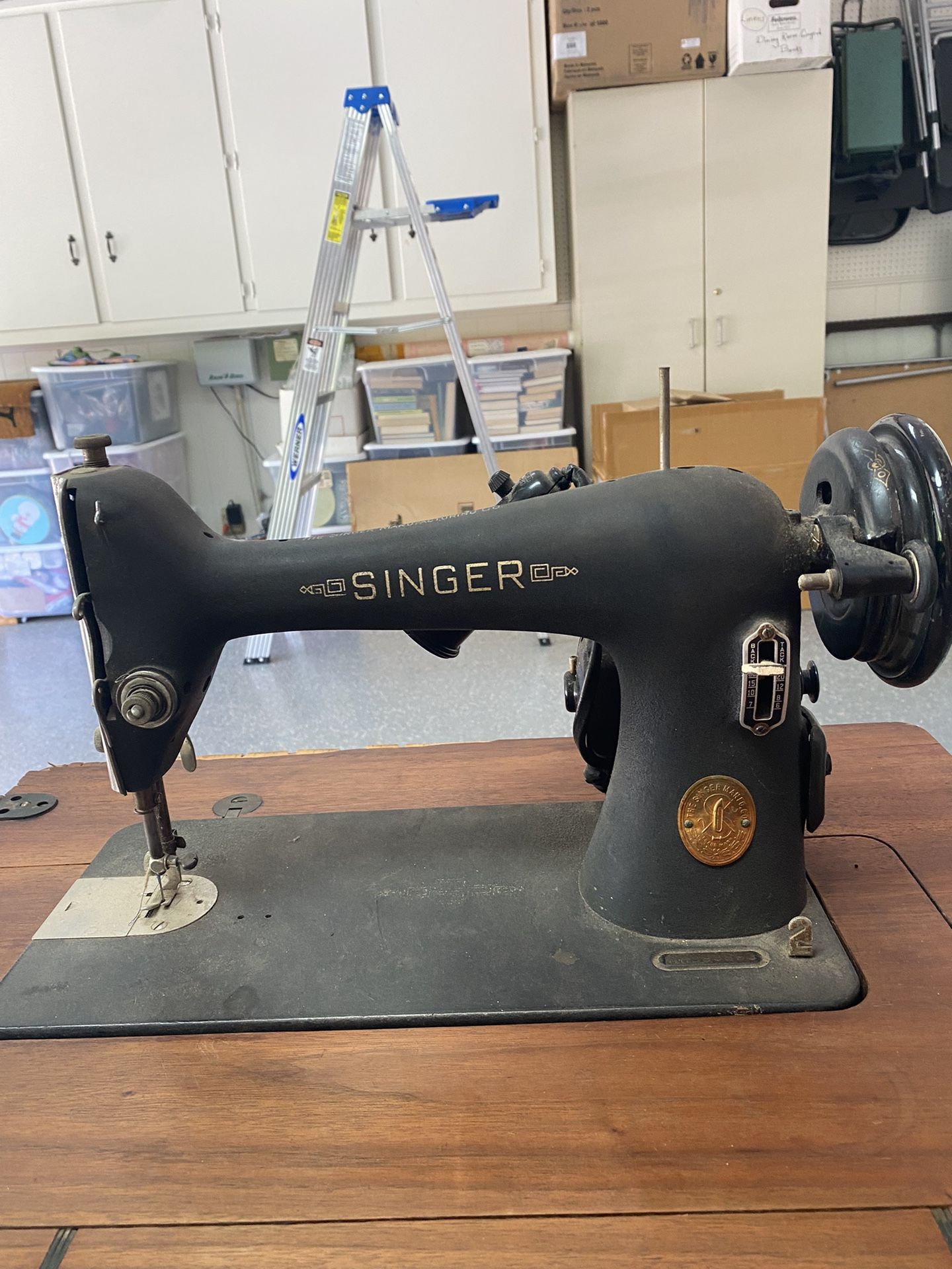 Singer Electric Sewing Machine 66-18