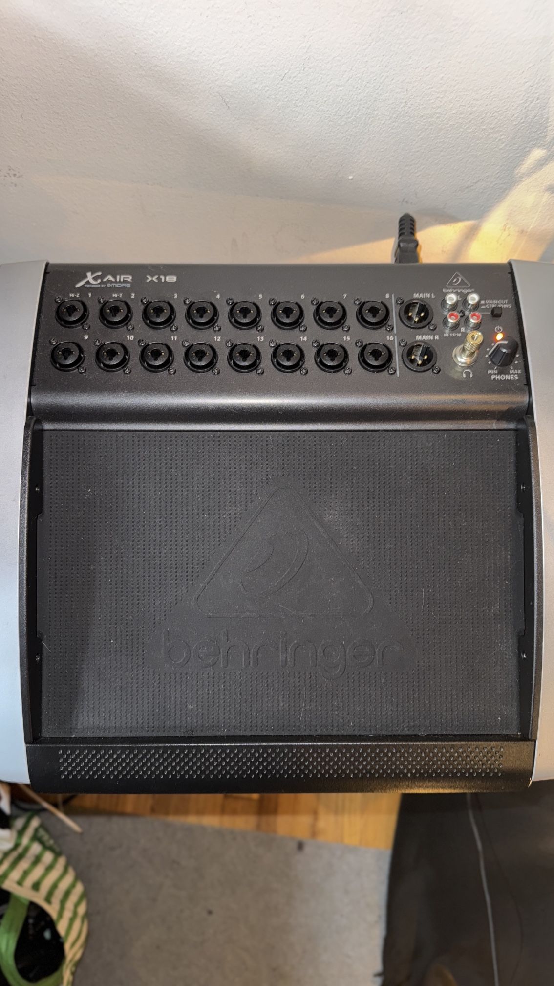 Behringer XAIR 18