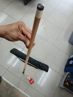 Proam Billar pool stick 2 pieces .
58.5"