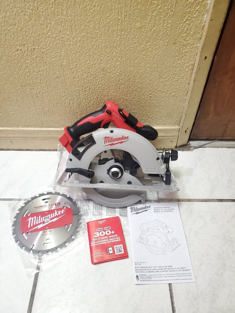 Milwaukee 7 1/4" Circular Saw Brushless M18