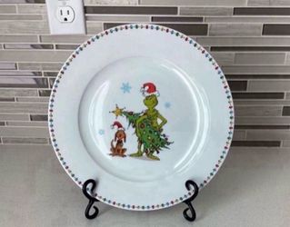 NEW DR. SEUSS THE GRINCH  (2) DINNER PLATES