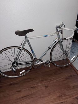 Restored 1988 Schwinn Premis vintage road bike