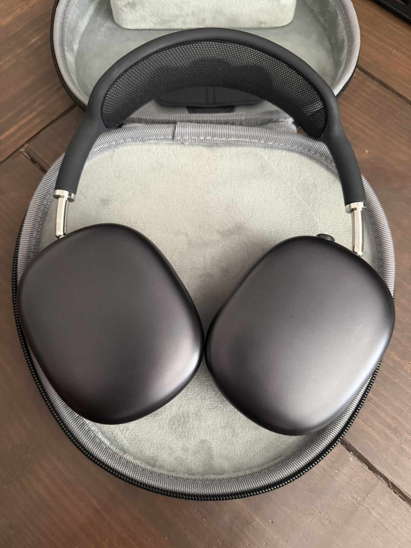 AirPods Max (Great Condition)