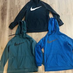 Three Sport Sweater Nike And One Sport Sweater Puma 