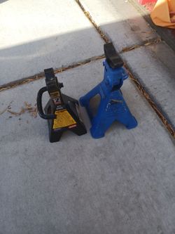 Jack stands