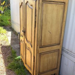 Dresser 6 Feet Tall 8in The Width Is About 3 Feet And Half 