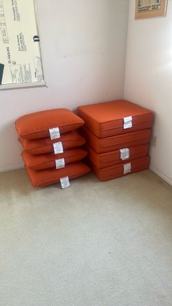 Square Patio cushion.  /  make an Offer!!!