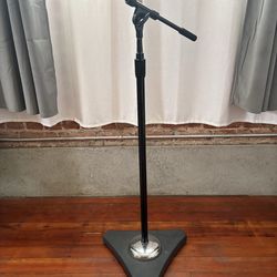 Atlas Pro Microphone Stand