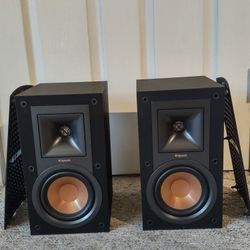 Klipsch R15M Bookshelf Speakers 
