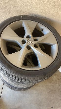 Toyota Camry tires