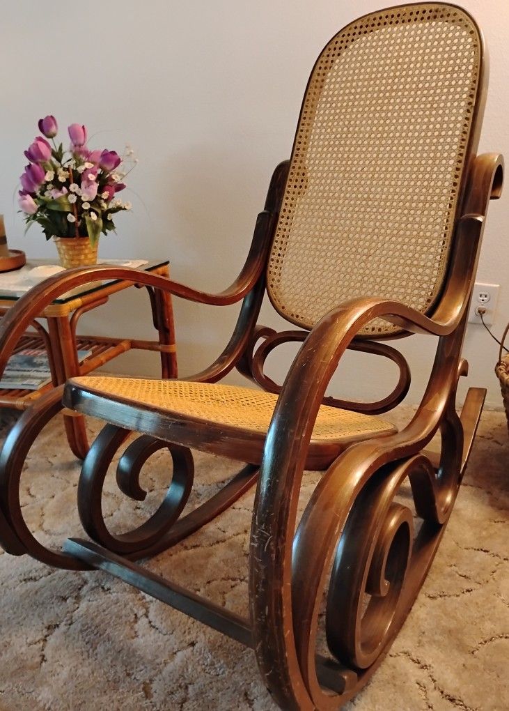 Brentwood Rocker And Ottoman