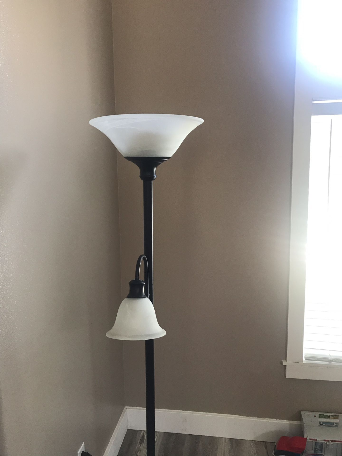 6’ floor lamp with reading lamp