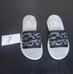 Aqua College Women's Alina Waterproof Sandal Black Zebra
