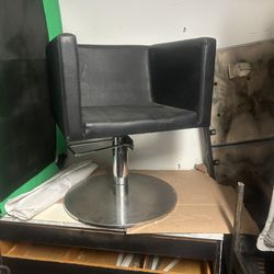    Leather Salon Chair 