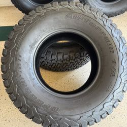 5 BFGOODRICH LT315/70 R17