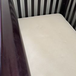 Changing Table/Crib Combo With Mattress 4-in-1 