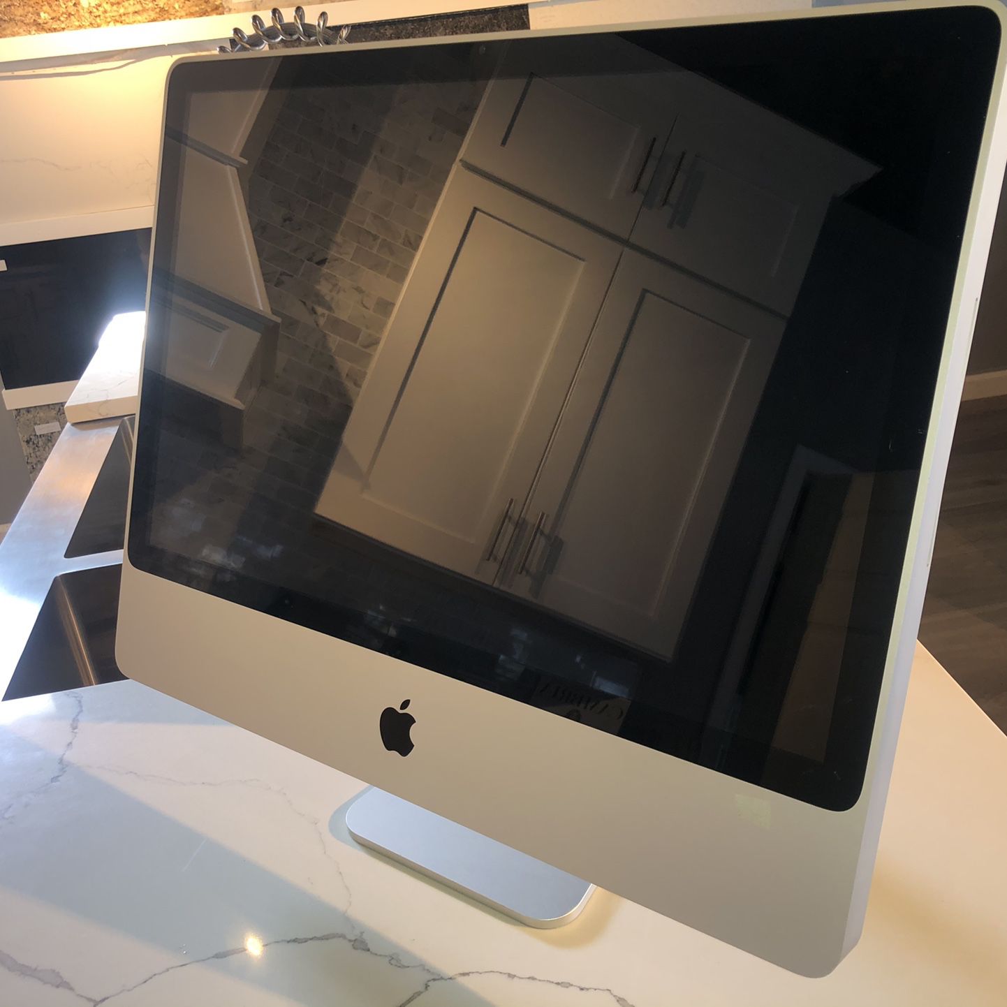 Apple iMac 21.5 All In One (For Parts Only)