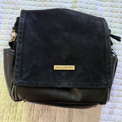 Black Petunia Pickle Bottom Diaper Bag