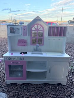 Play kitchen