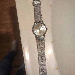 Very Nice Brand New Women's Silver Quartz Watch With Silver Glitter Hearts