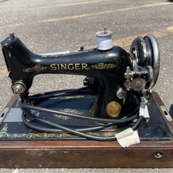 Singer Sewing Machine Portable 