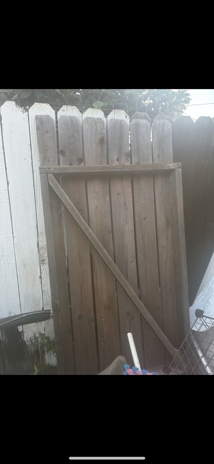 Gate