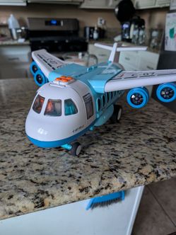 Toy airplane