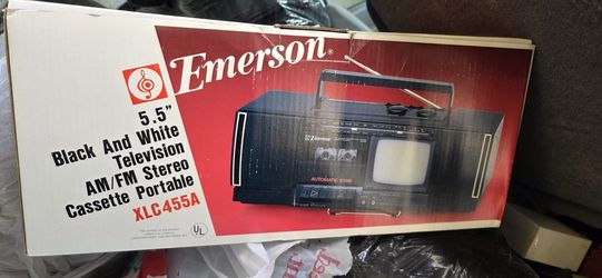NEW VINTAGE EMERSON PORTABLE TV/CASSETTE PLAYER