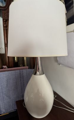 Table lamp