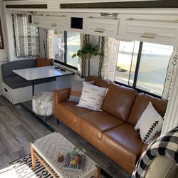 Fully Remodeled Clean 2006 Southwind