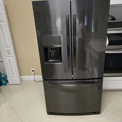 Refrigerator 