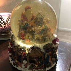 Vintage Kirkland Snow Globe Revolving Base, Plays  “Here Comes Santa”  Tested/Working 