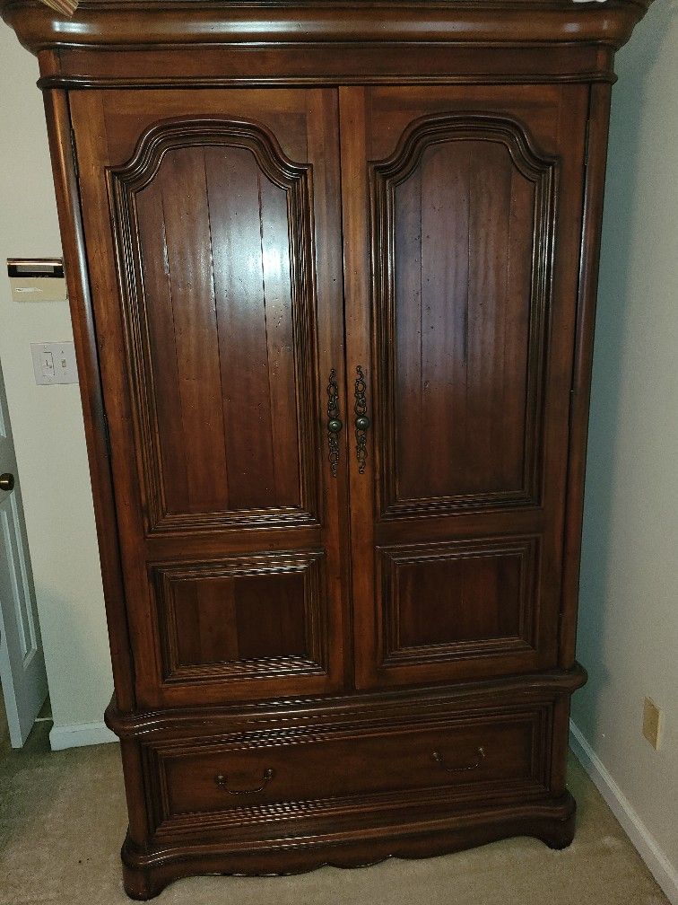 Hooker Furniture Queen Bedroom Set