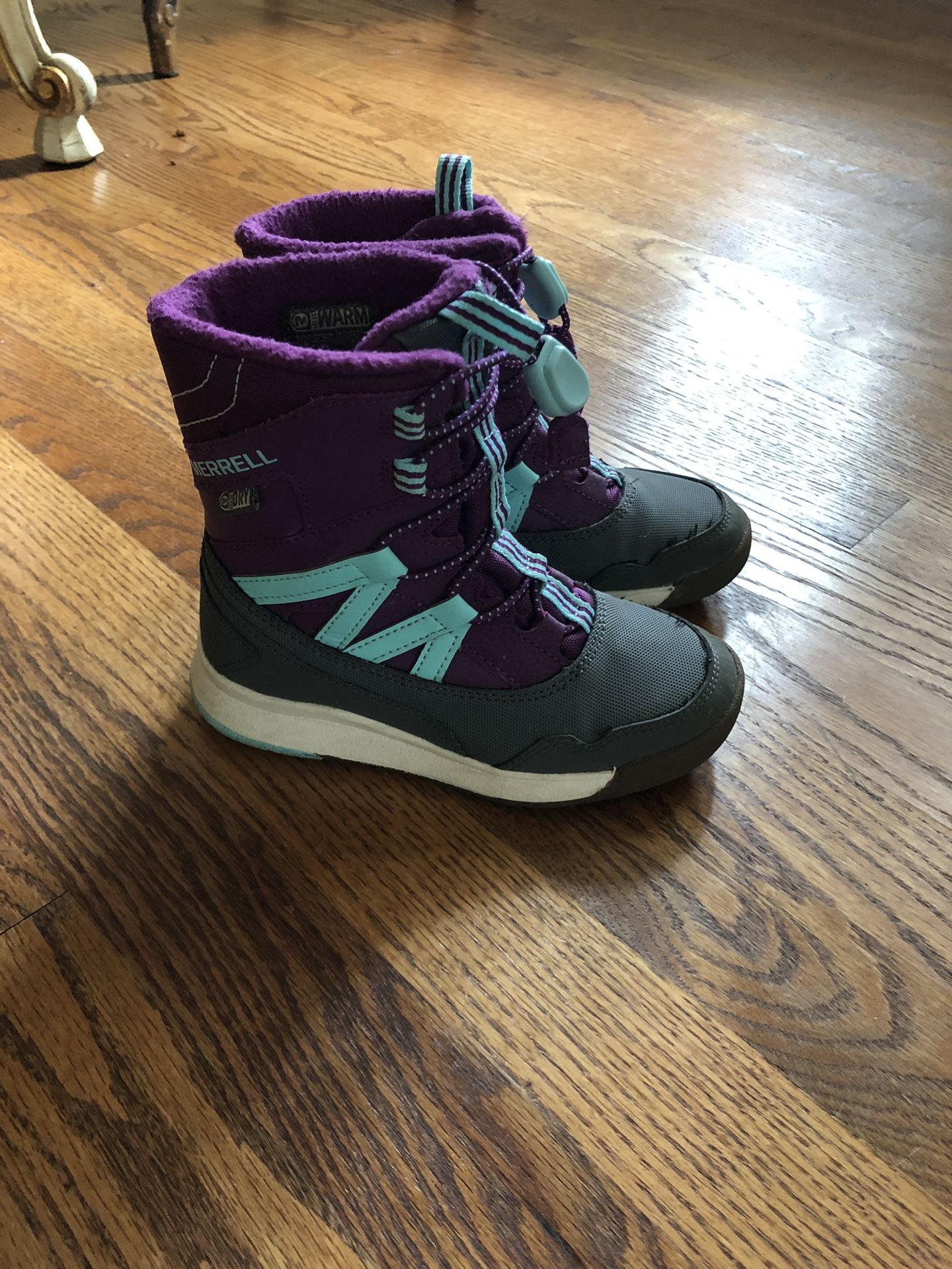 Merrell kids girl snow boots size 11 excellent condition