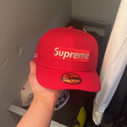 Supreme Hat 